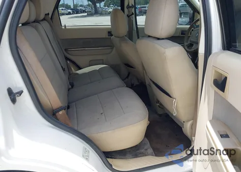 2011 Ford Escape Xlt z USA, uszkodzony, nr VIN 1FMCU9DG9BKA67440